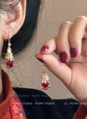 貔貅复古耳环新款小众设计高级感气质优雅新年过年红色圣诞耳饰