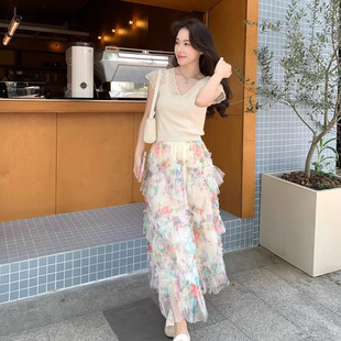 精致重磅漂亮花边V领修身 T恤 显瘦短上衣女夏设计感蕾丝小飞袖 短袖