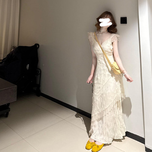 solo爆爆~普吉岛游记~法式蕾丝拼接小飞袖连衣裙女新款不规则长裙