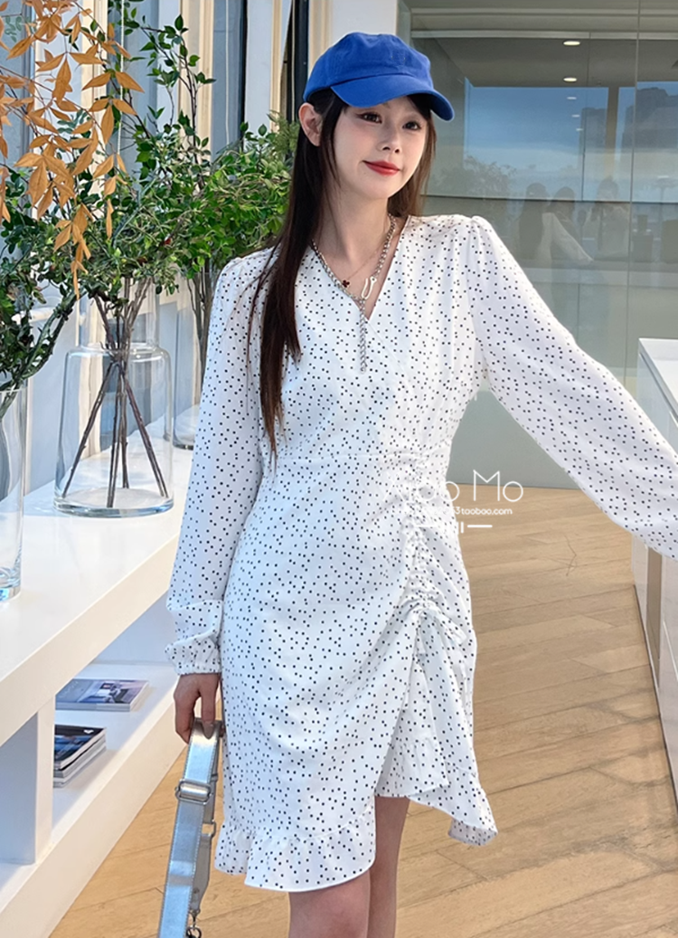 保真 MO*$$纯原 2024早春新款 优雅淑女V领波点不规则连衣裙-0040
