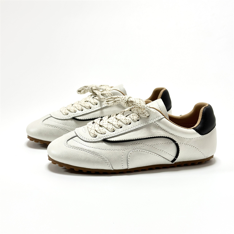 软到哭的软底德训鞋女款轻便平底显瘦真皮2025夏季薄款运动阿甘鞋