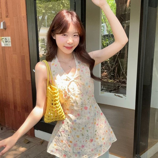 碎花印花v领挂脖绑带背心女夏季 法式 小众别致度假风露背chic上衣