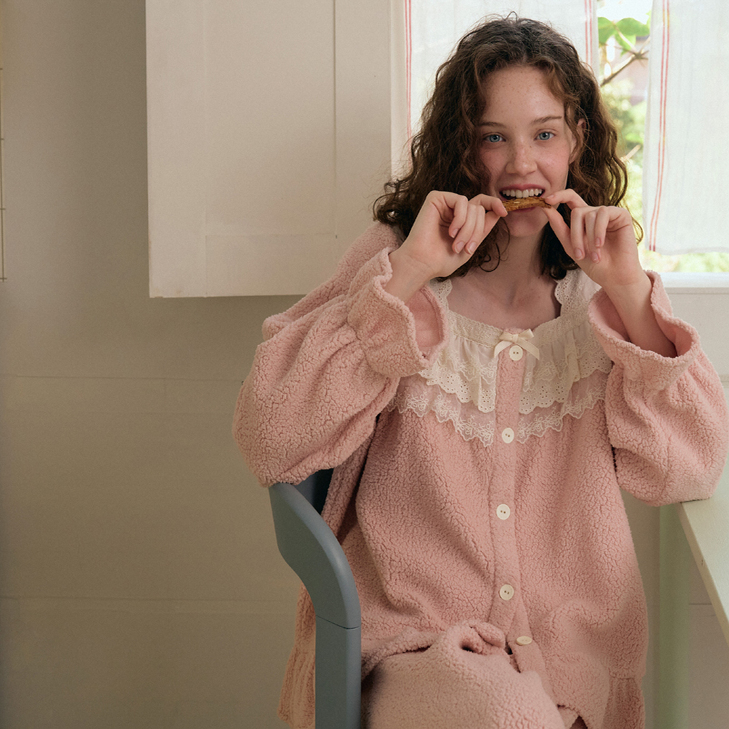 Ullala甜美方领珊瑚绒睡衣