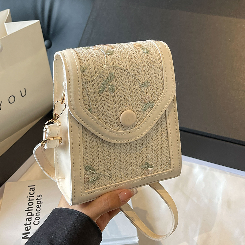 夏天小众包包女2025新款潮时尚斜挎包女ins小清新时尚单肩小方包