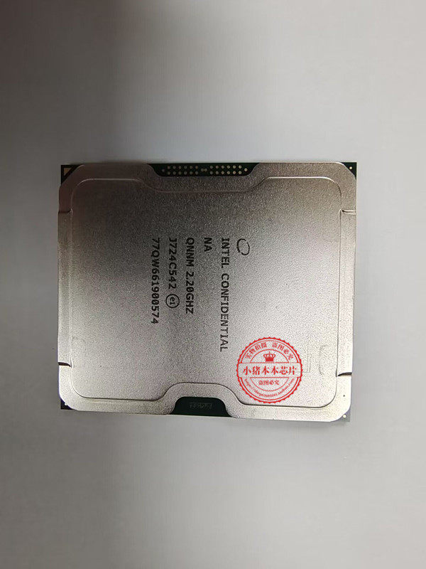 至强 Xeon D系列  D-2161I 2.2G/16.5 FH8067303534104  FCBGA251