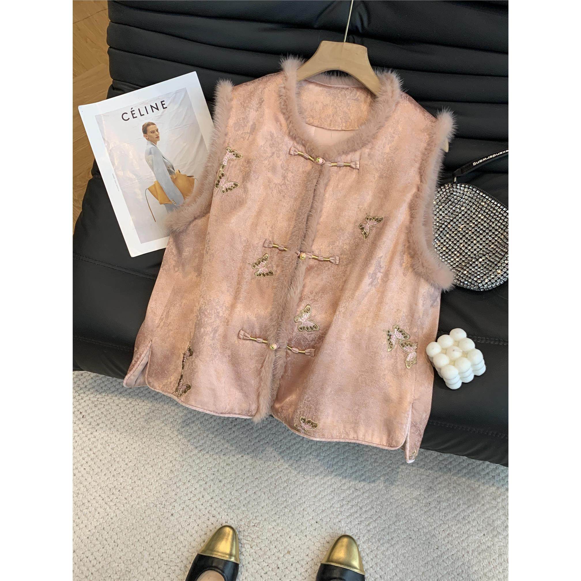 爵莱菲大码保暖水貂毛钉珠蝴蝶新中式国风马甲女款2025新款小个子,女装/女士精品,常规大码外套,淘宝优惠券,粉丝福利购,淘宝优惠卷