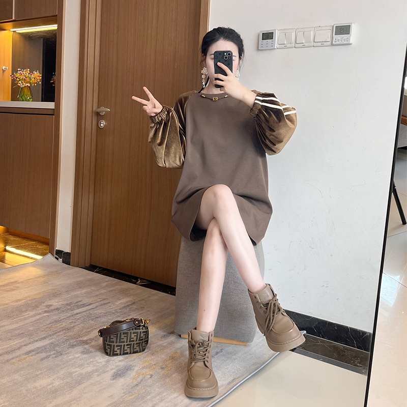 大码胖mm棕色丝绒拼接卫衣裙女2025秋季新款宽松中长款连衣裙潮