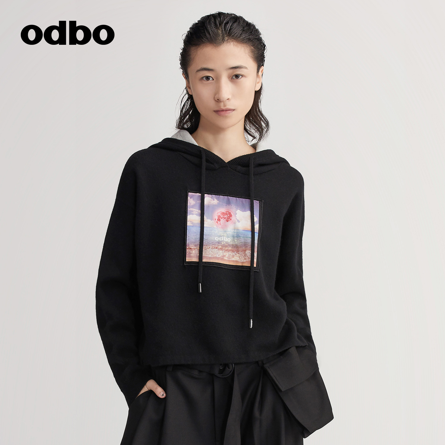 odbo/欧迪比欧腈纶套头印花卫衣