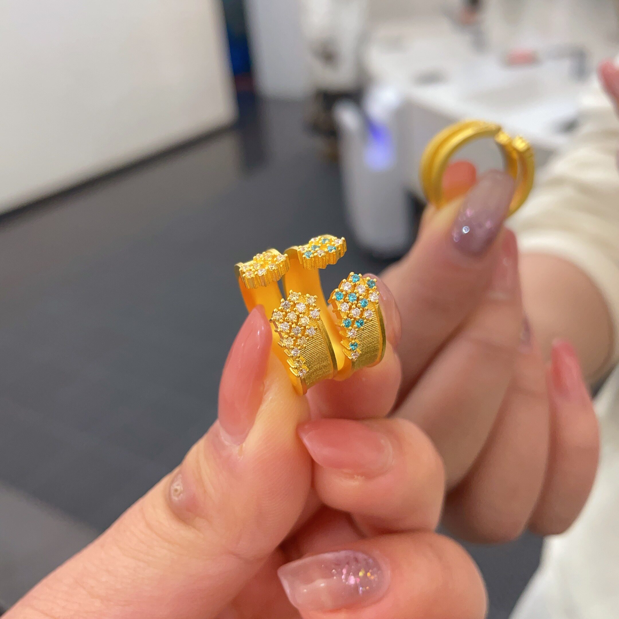 黄金包银繁星点点开口戒指女款