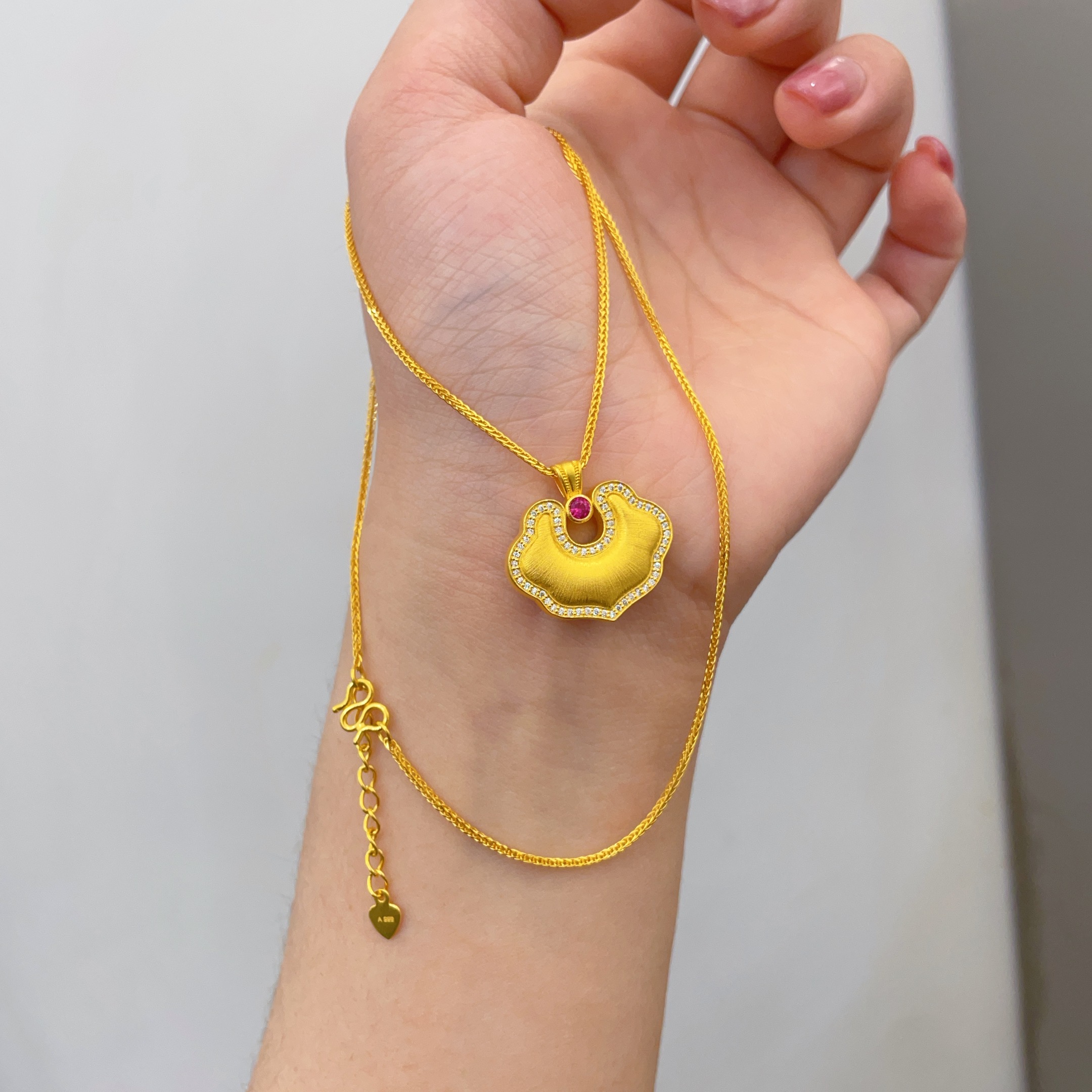 古法金包银项链女款拉丝如意锁项链轻奢复古毛衣链闺蜜节日送礼物