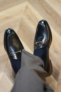 休闲雅致风格 真皮皮鞋 牛皮舒适 黑色亮面皮马衔扣乐福男士 壹植新款