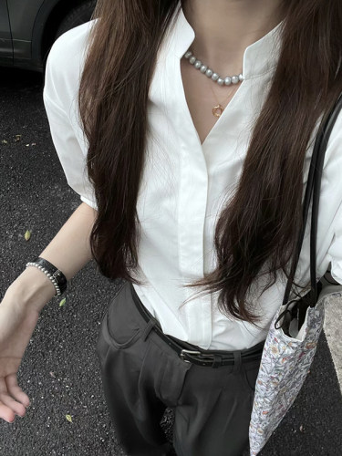 法式高级感白色短袖衬衫女干练气质v领设计感上衣防晒衬衣通勤夏