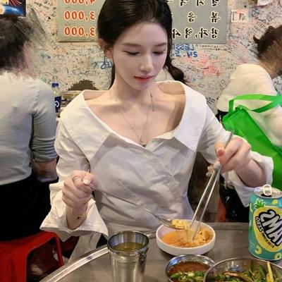 法式气质一字肩百搭长袖衬衫女设计感翻领开叉不规则衬衣上衣秋季