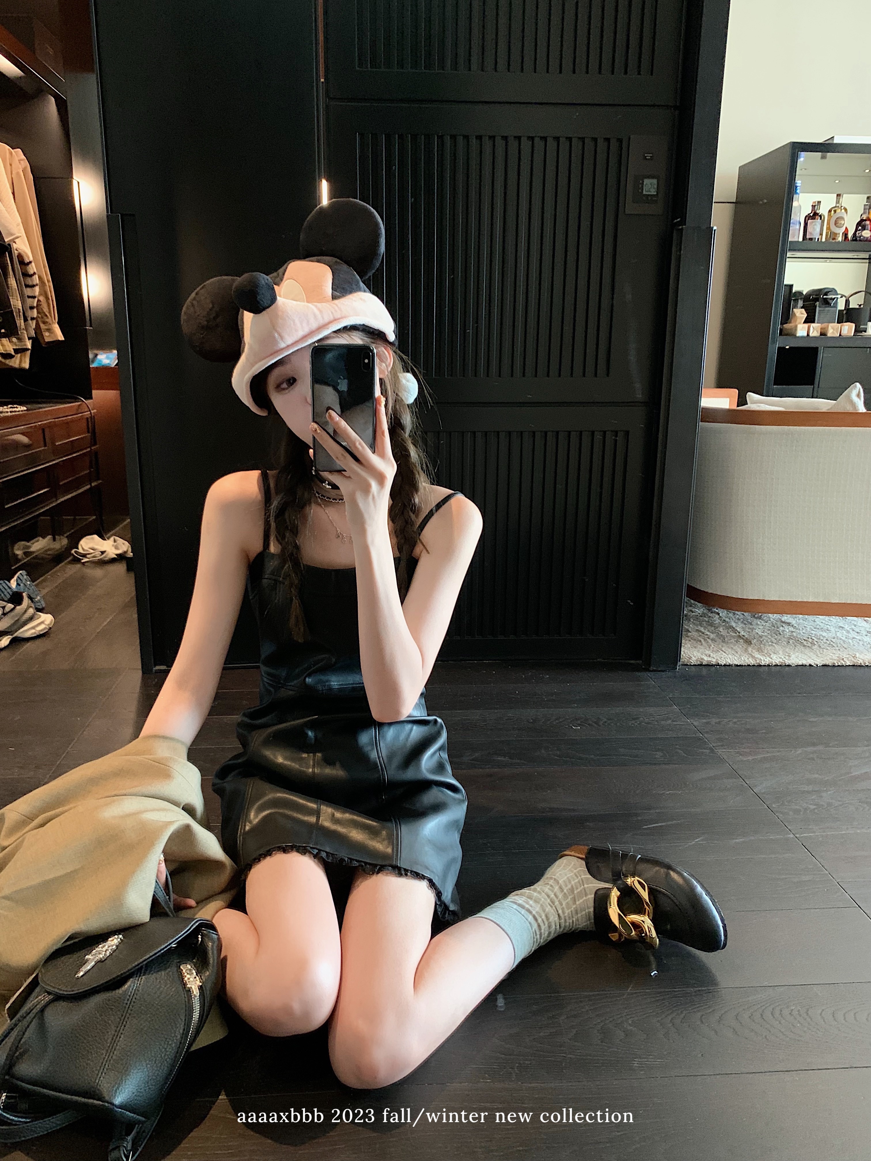 aaaaxbbb 卓德尔摇滚乐 黑色百搭吊带皮裙细肩带修身短款连衣裙秋