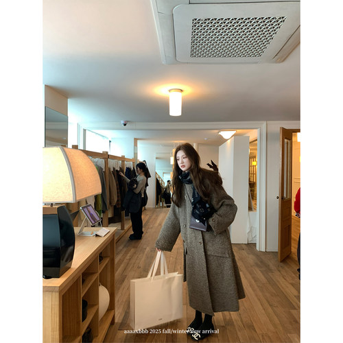 aaaaxbbb韩系牛角扣长款风衣