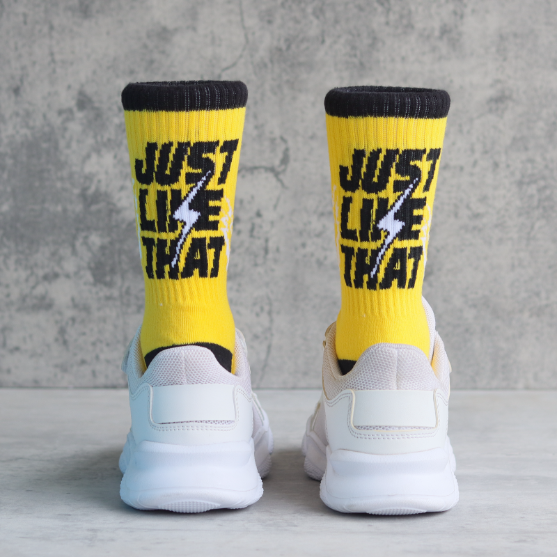 四季男女儿童黄色字母潮牌中筒袜学生街舞走秀表演运动袜篮球袜