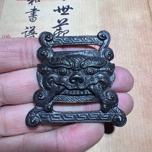古玩杂项复古收藏铜器藏传文化牌配饰铁包浆吊坠经书扣