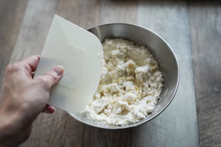 【现货】cakeland塑料刮板 日本进口蛋糕奶油软质刮刀 面团切刀