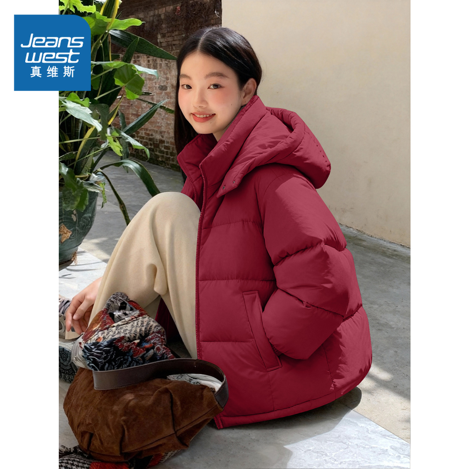 真维斯红色面包服女时尚宽松棉服