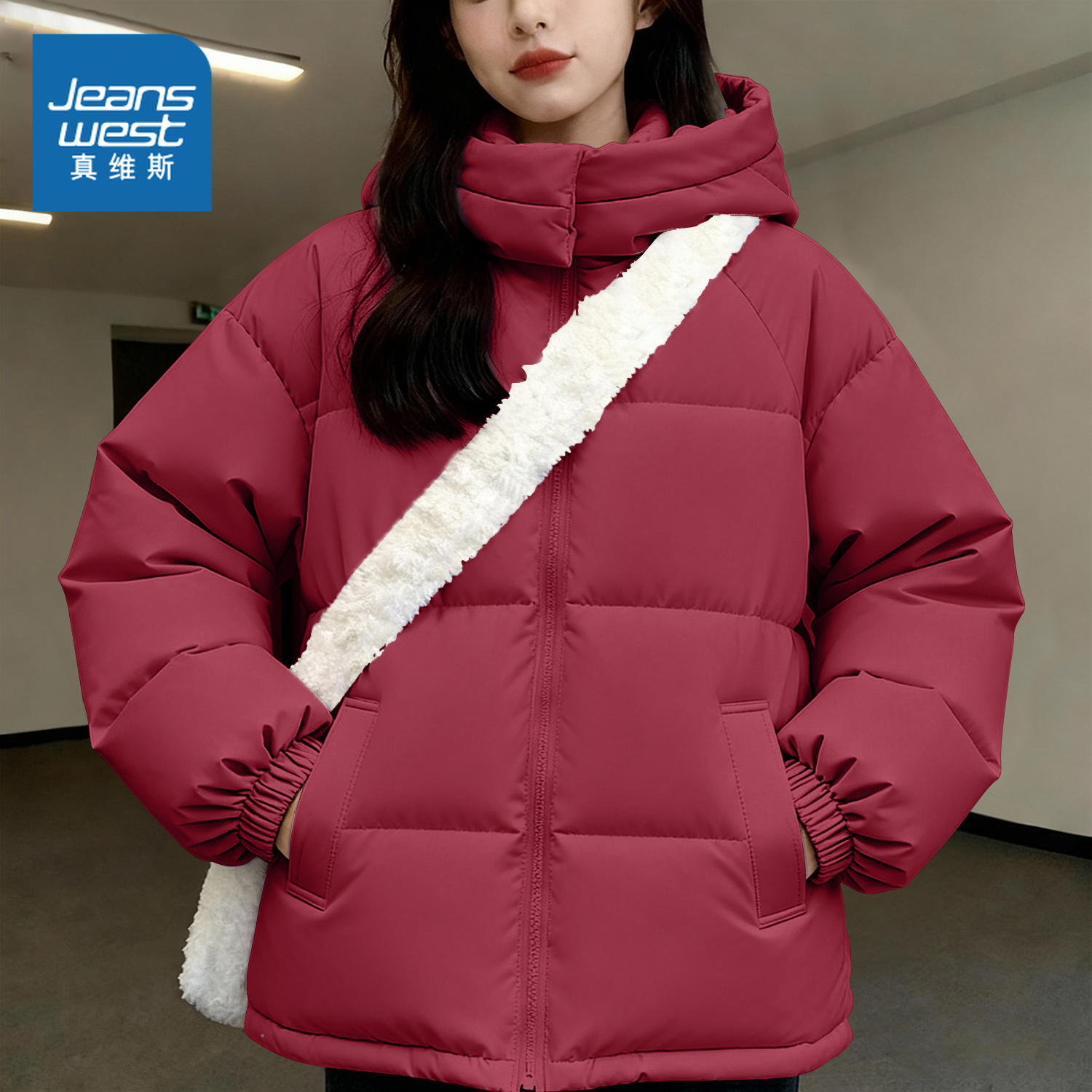 真维斯红色连帽加厚棉袄女