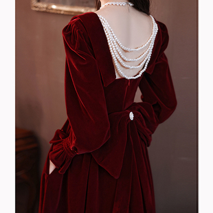酒红色冬季订婚礼服裙新娘小个子敬酒服高级感2022新款丝绒连衣裙