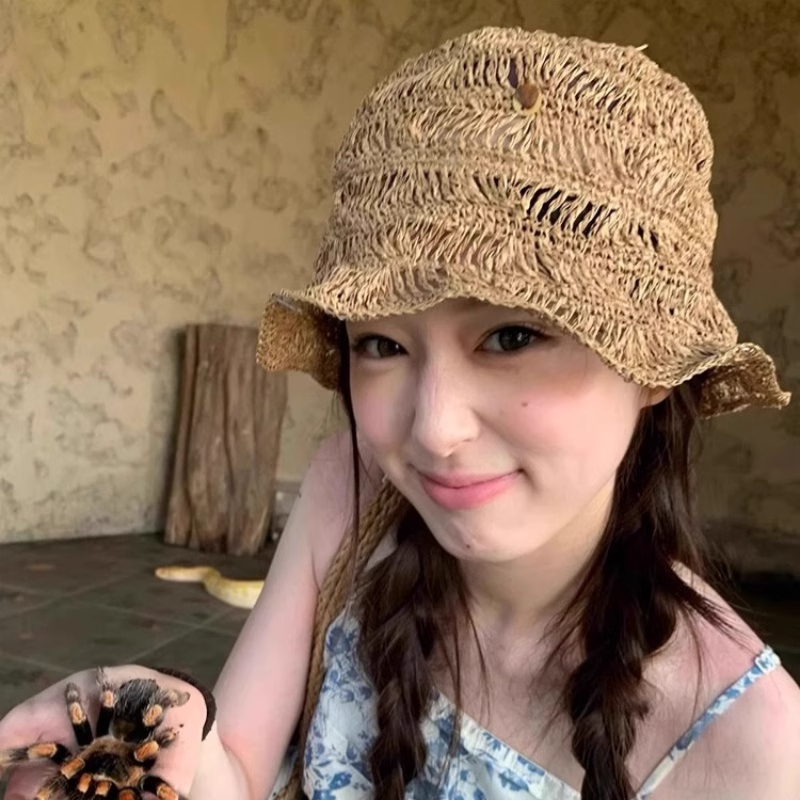 手工编织渔夫帽女夏季卷檐镂空透气草帽海边沙滩度假遮阳防晒帽子