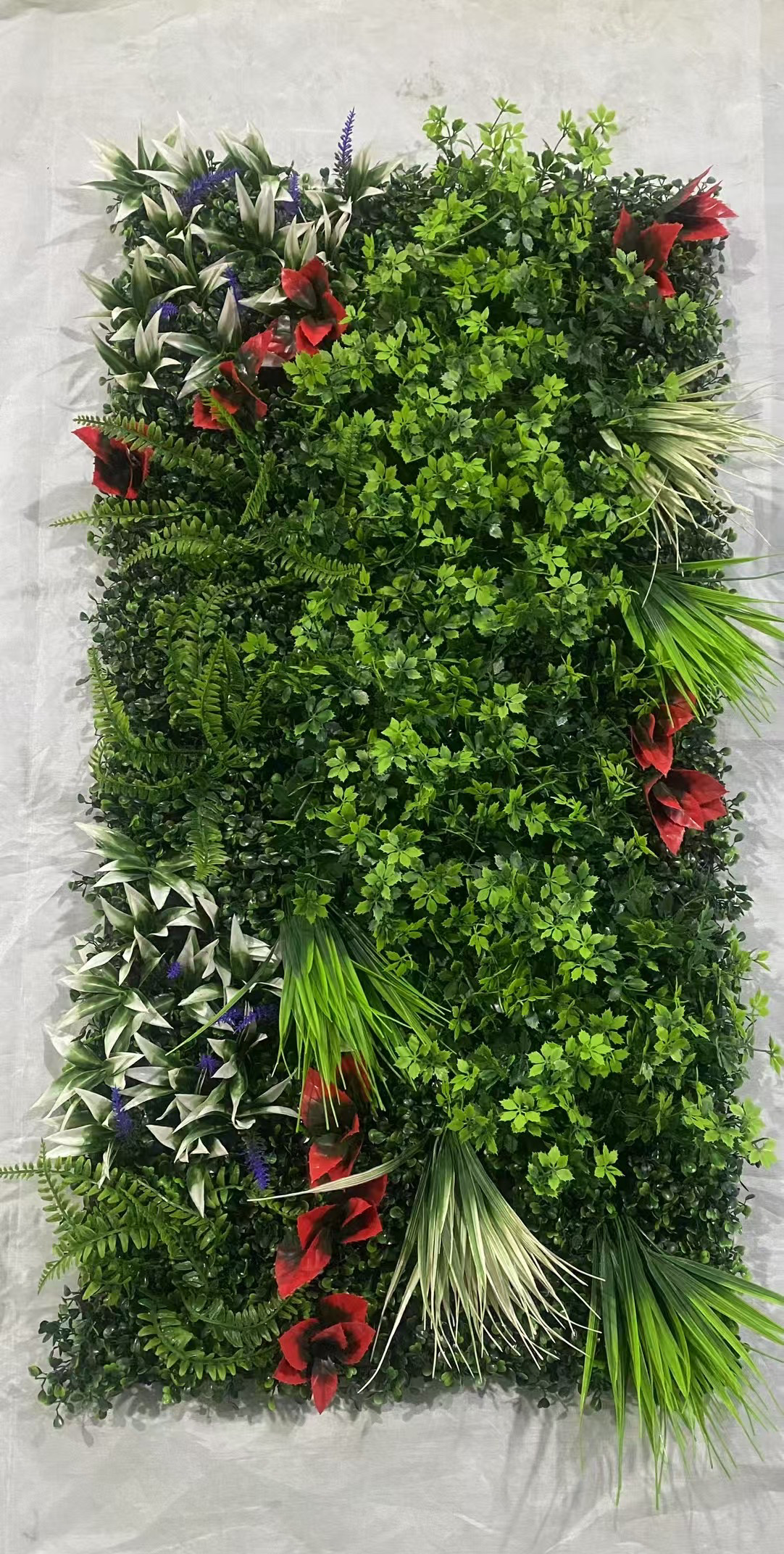 高端植物墙草坪。墙面装饰软装。仿真绿植