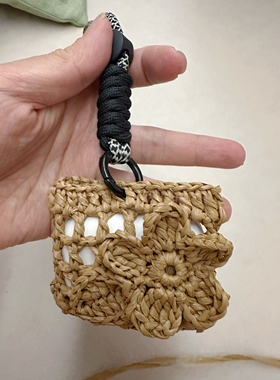 成品特价迷你小包沙滩度假配饰棉草编耳机包手工编织花朵挂饰夏天
