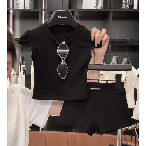 韩版女童2026夏季新款女宝宝肯豆系列黑色贴标短裤半袖T恤套装潮