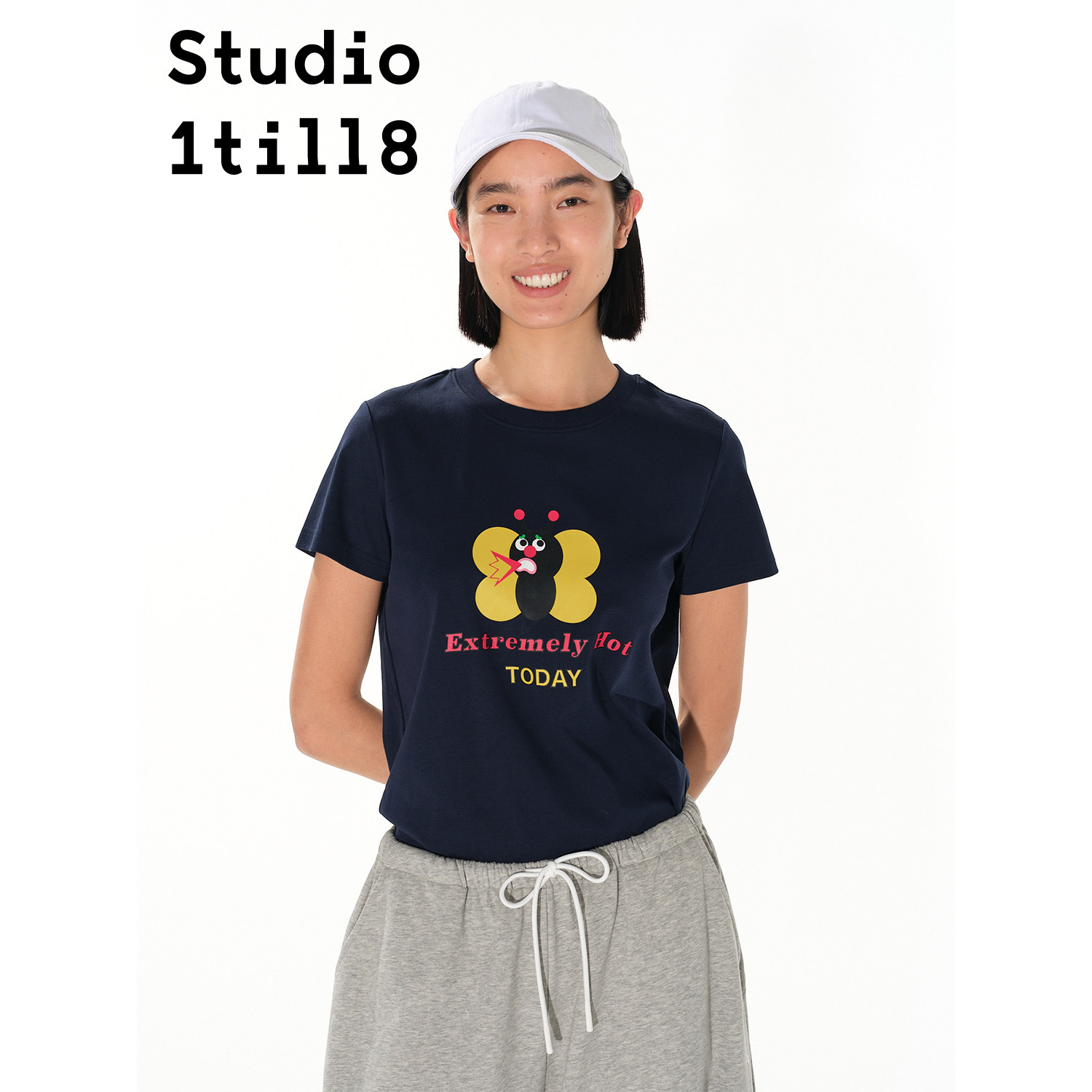 Studio1till8 米杏色/深蓝色辣椒主题印花合身短袖T恤女夏
