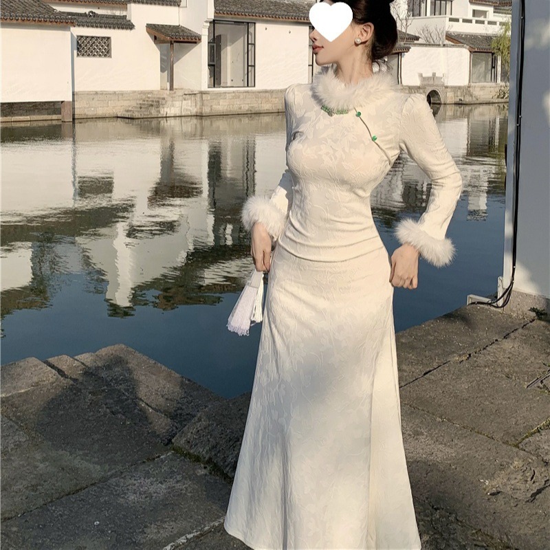 新中式国风复古连衣裙秋冬新款打底高级感气质收腰改良旗袍裙子女