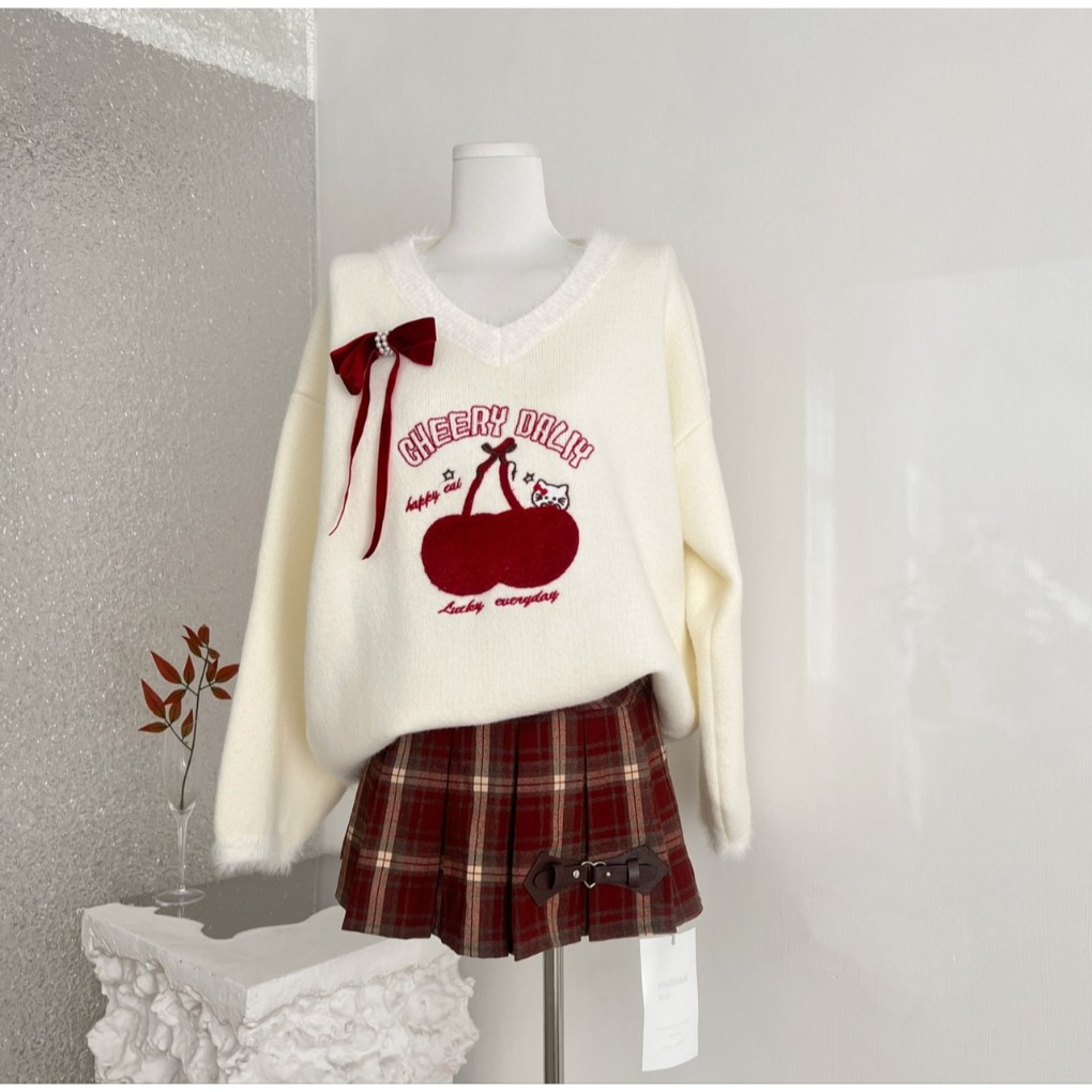 甜美少女圣诞樱桃绣花水貂绒毛边V领套头毛衣外套女冬季