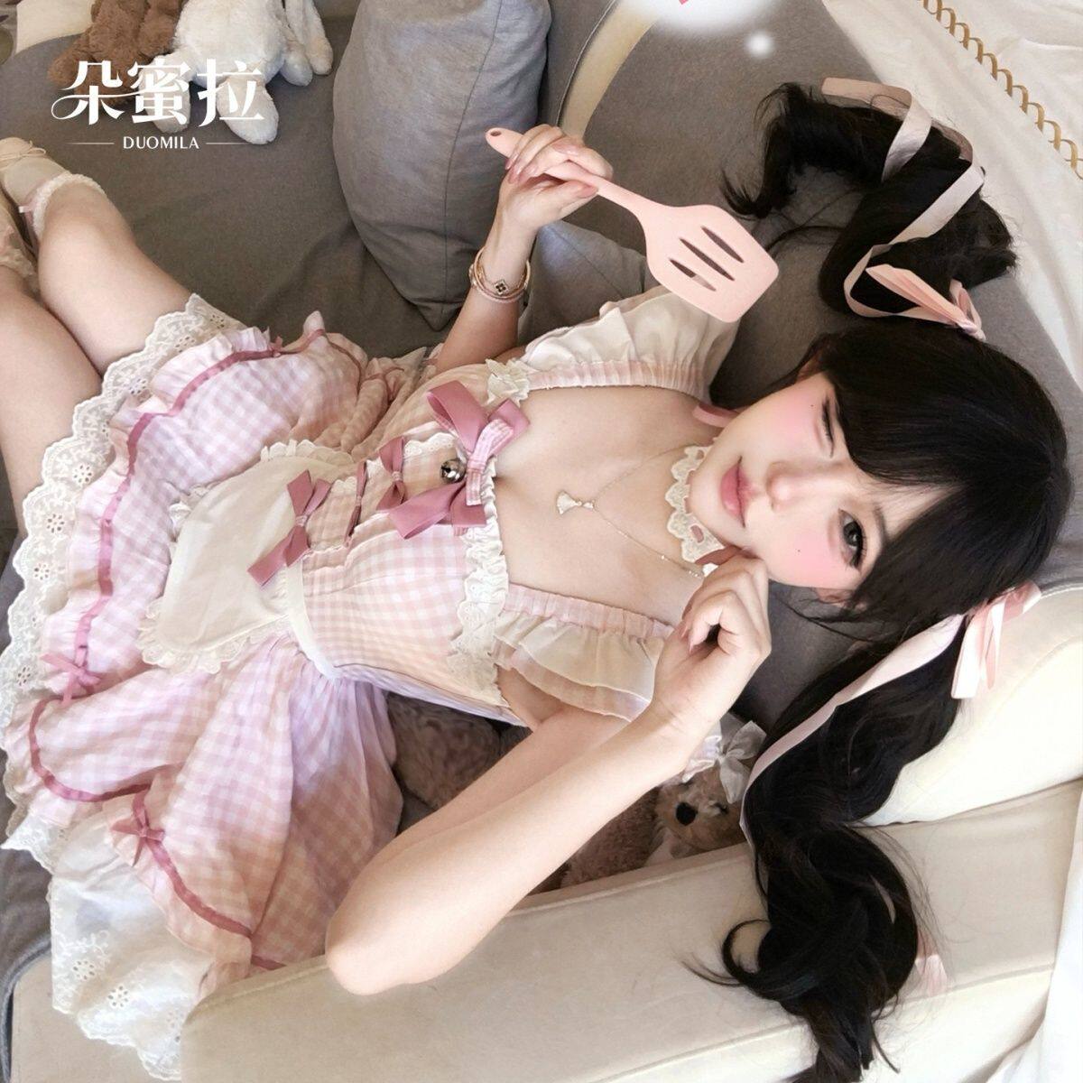 原创新款粉色格子洛丽塔连衣裙甜美蝴蝶结收腰显瘦裙摆可爱女仆
