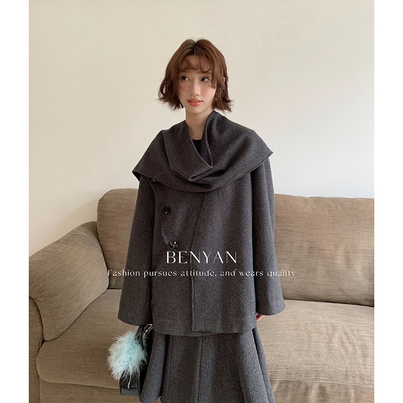 2025新款benyan本言 法式披肩斗篷领感呢子外套感短款大衣女