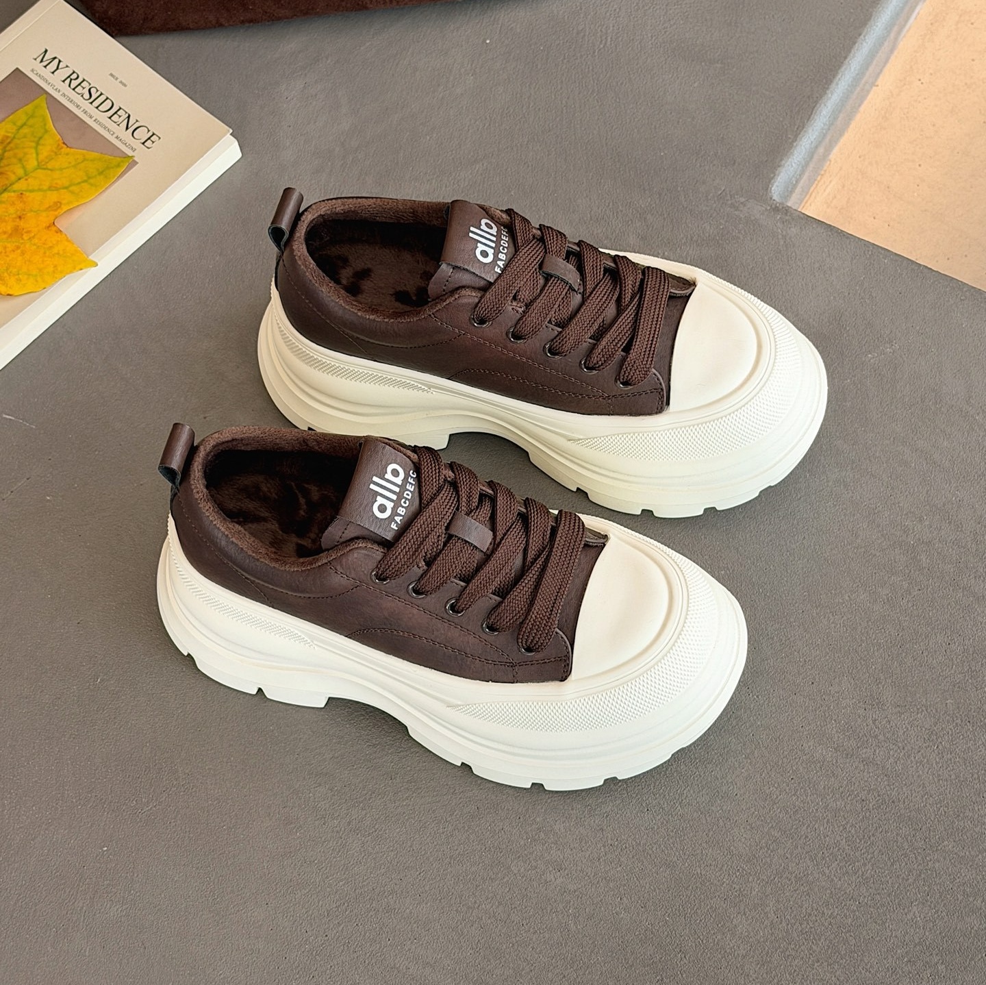 欧洲站2025冬季新款时尚加绒保暖休闲板鞋女百搭厚底增高松糕鞋