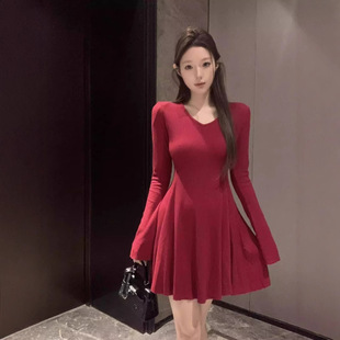 圣诞新年战袍红色长袖连衣裙女秋冬季新款内搭气质仿羊绒短裙子女