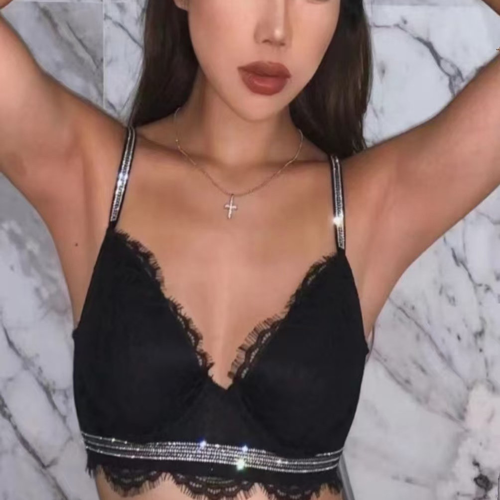 何穗外贸欧美水钻细肩带大胸显小美背收副乳聚拢性感蕾丝文胸套装