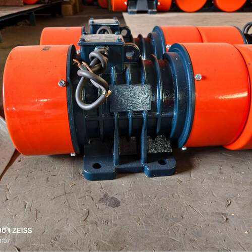 YZS-15-2振动电机激振力15KN2级3000rpm1.1KW
