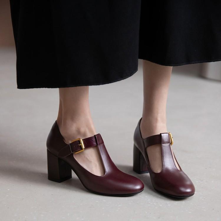 一字设计感小众扣带复古高跟鞋