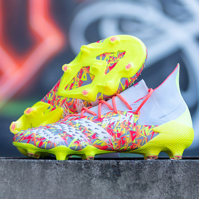 西域风暴Adidas/阿迪达斯足球鞋