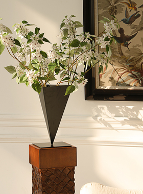 形上三角形铁艺花瓶黑色水培客厅民宿酒店玄关装饰品插花器摆件