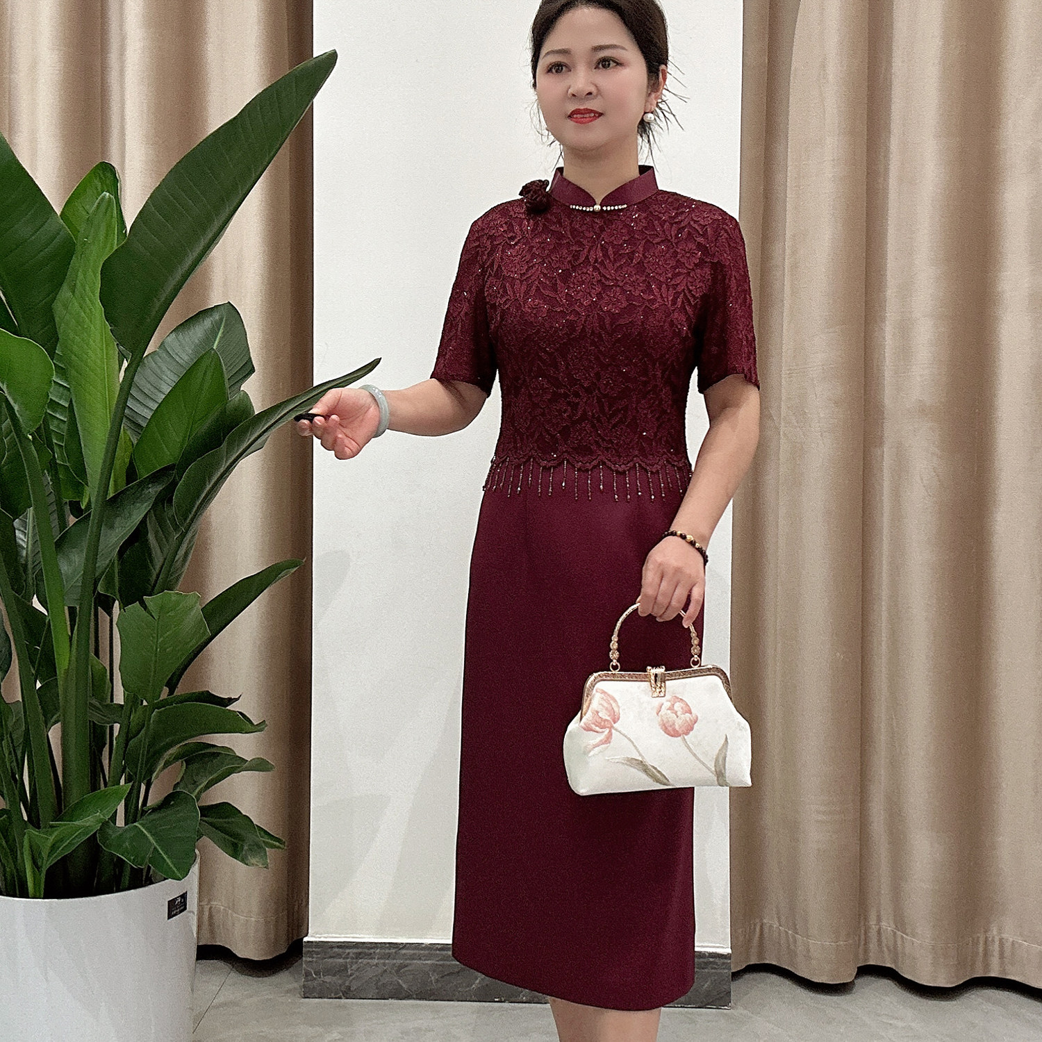 专柜2026春夏妈妈结婚礼服高贵旗袍连衣裙喜婆婆婚宴装平时可穿