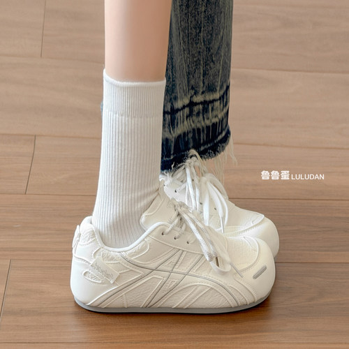 鲁鲁蛋韩系厚底增高小白鞋女款