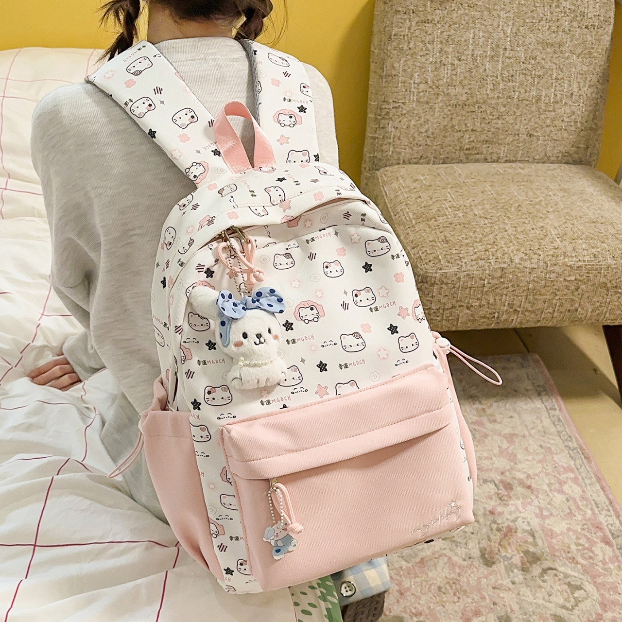 日系卡通风可爱猫咪双肩包女初中学生轻便大容量书包2026新款背包