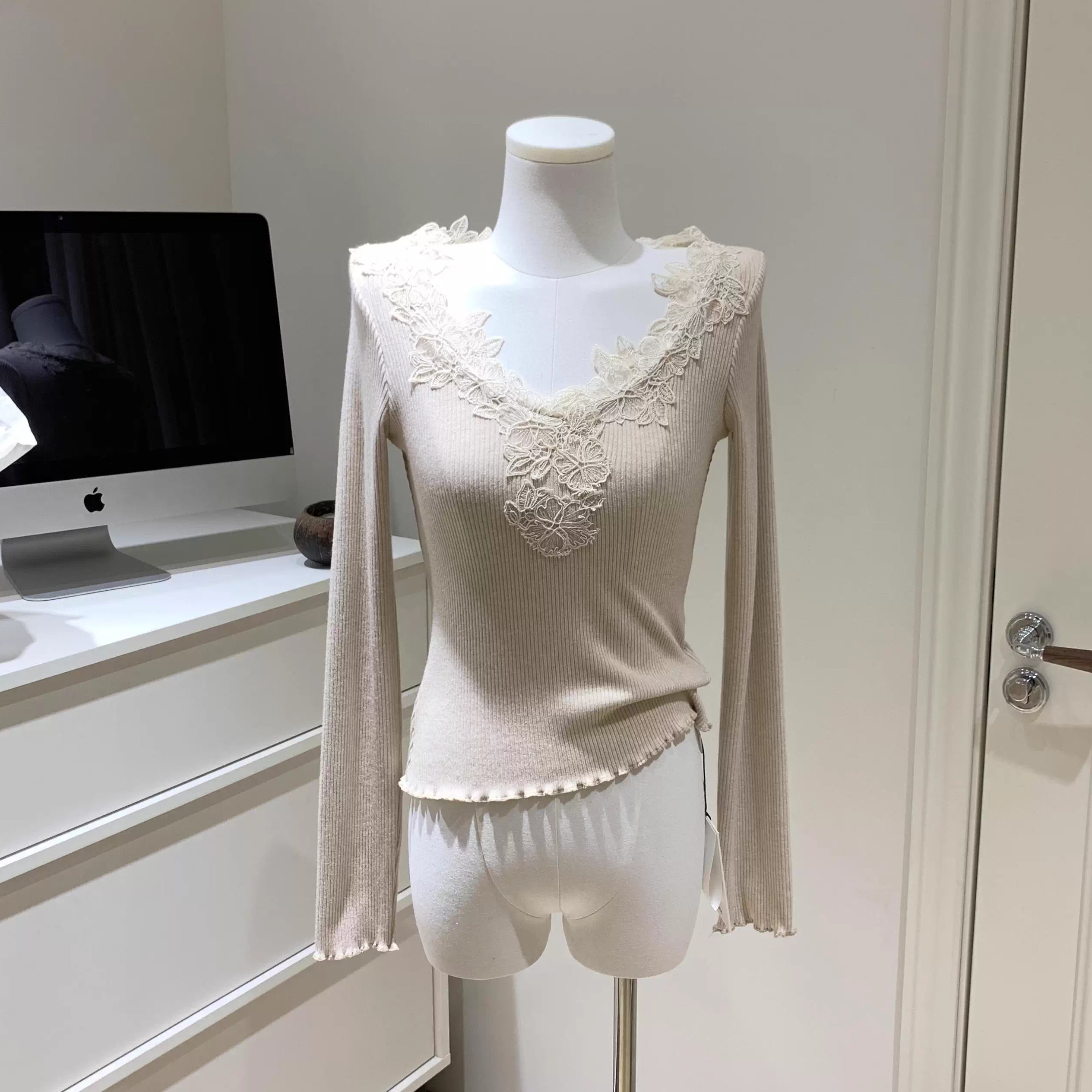 蕾丝花边V领针织衫T恤女秋修身