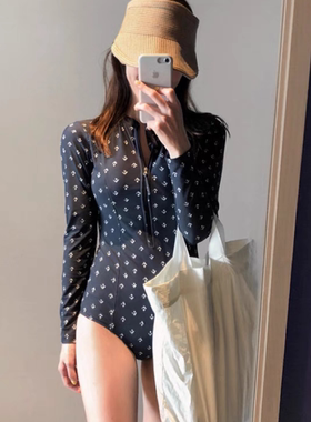 连体泳衣女2024年新款爆款高级感长袖防晒游泳馆专用波点运动泳装