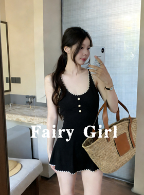 【黑猫白猫】花少邓恩熙同款连体泳衣女显瘦小胸泡温泉度假游泳装