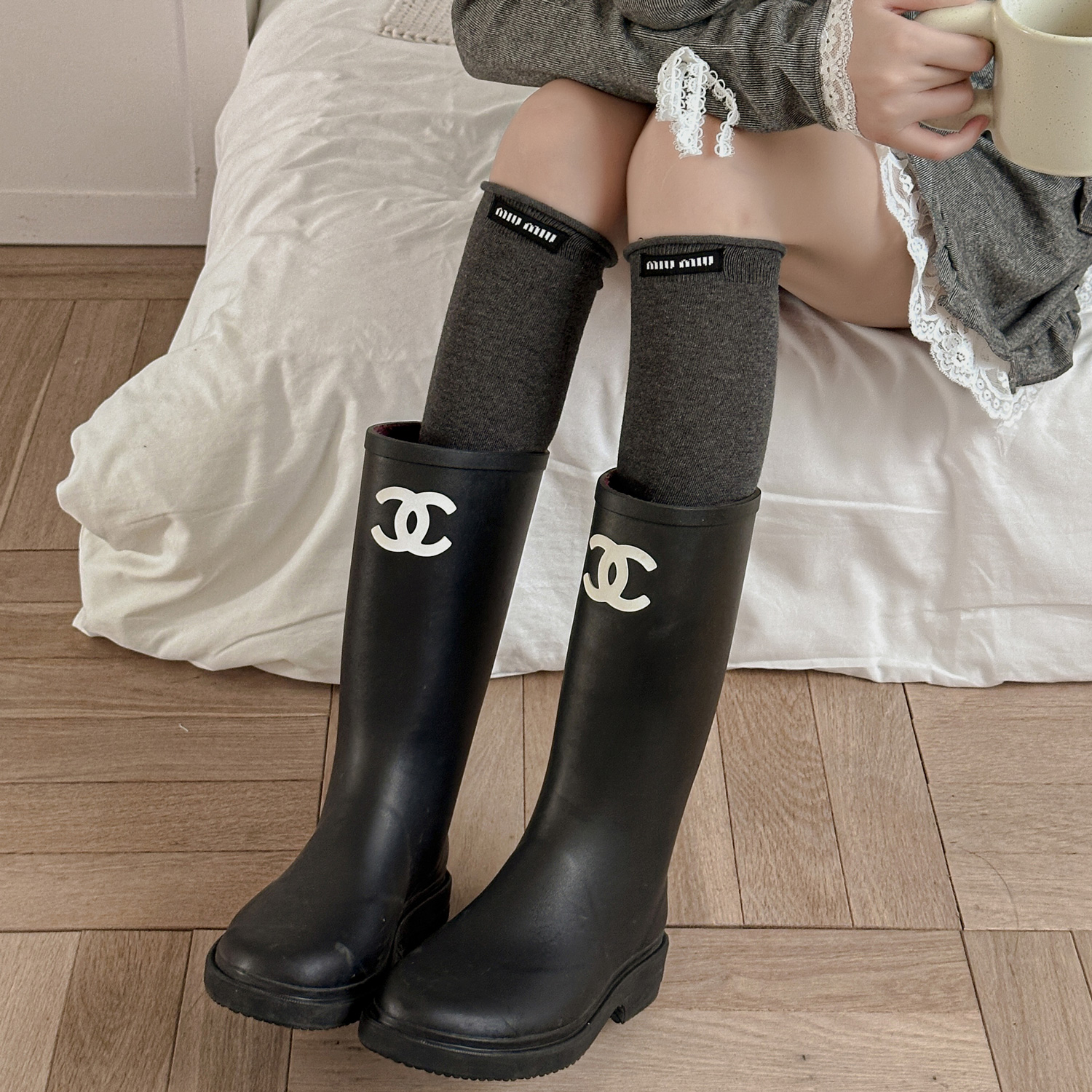 miu系小腿袜女字母布标长筒靴袜