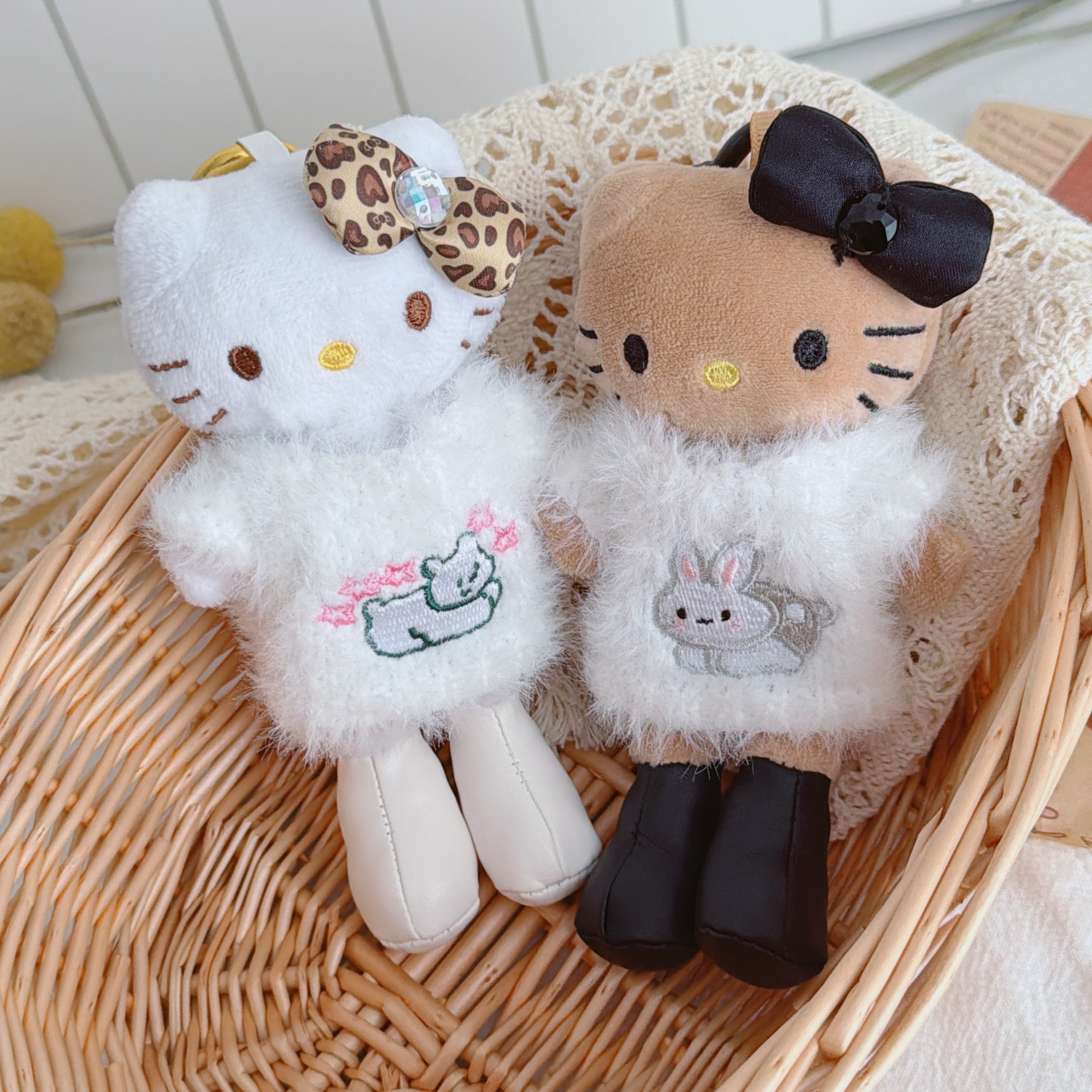 可爱卡通白色毛绒绒毛衣适配长腿