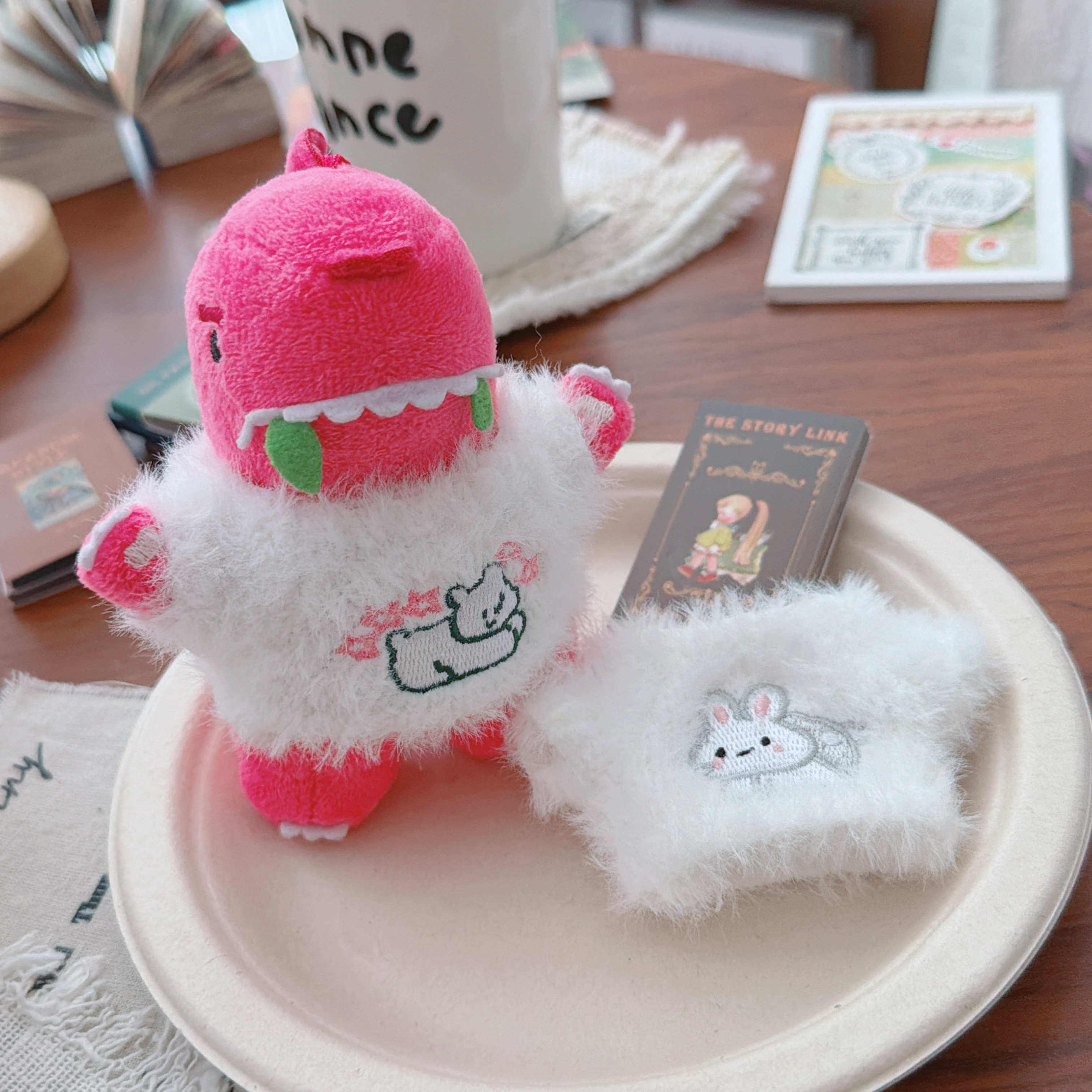 汪苏泷素龙包子娃衣服饰白色毛衣